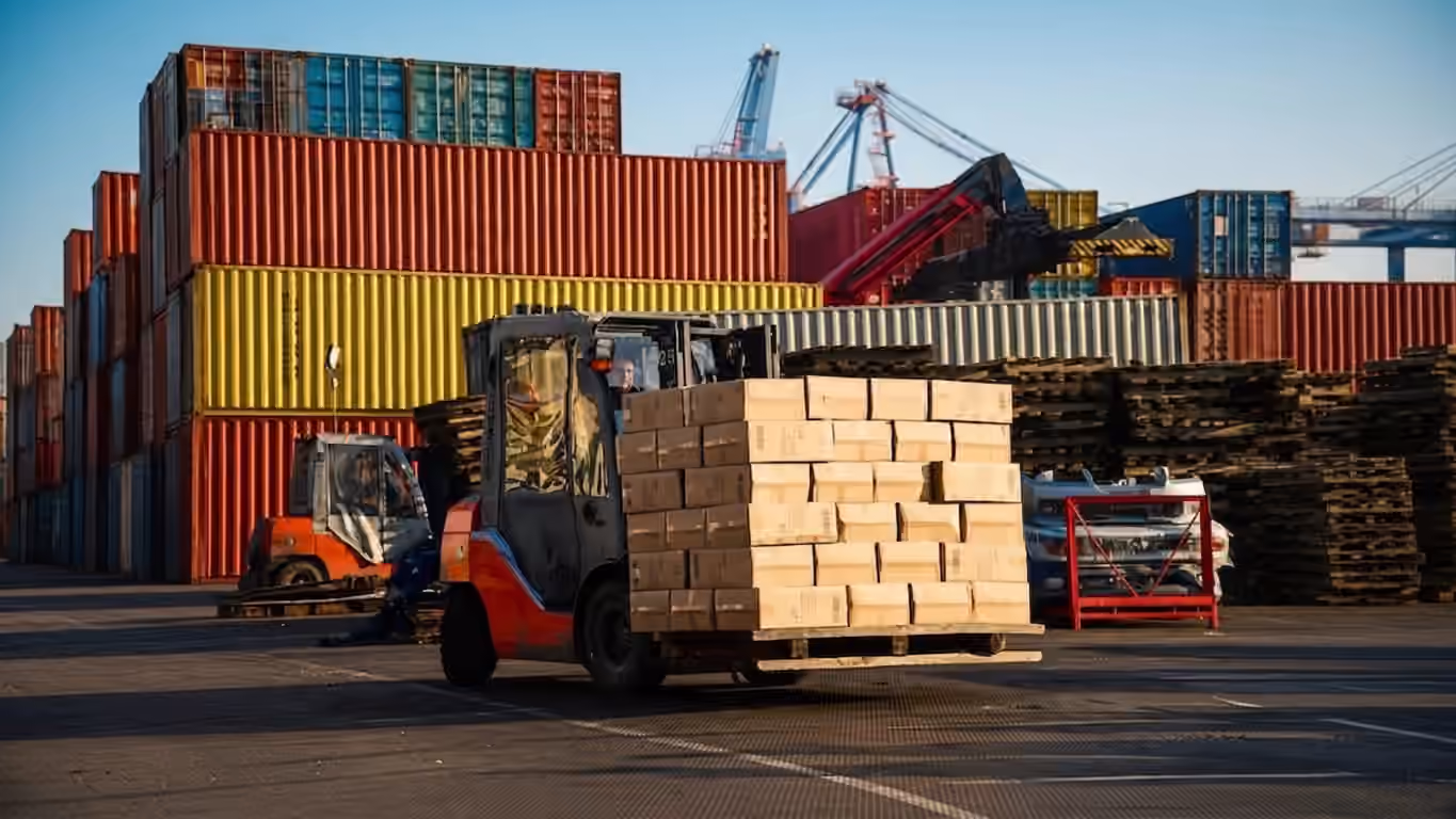 International-transportation-of-synthetic-leather