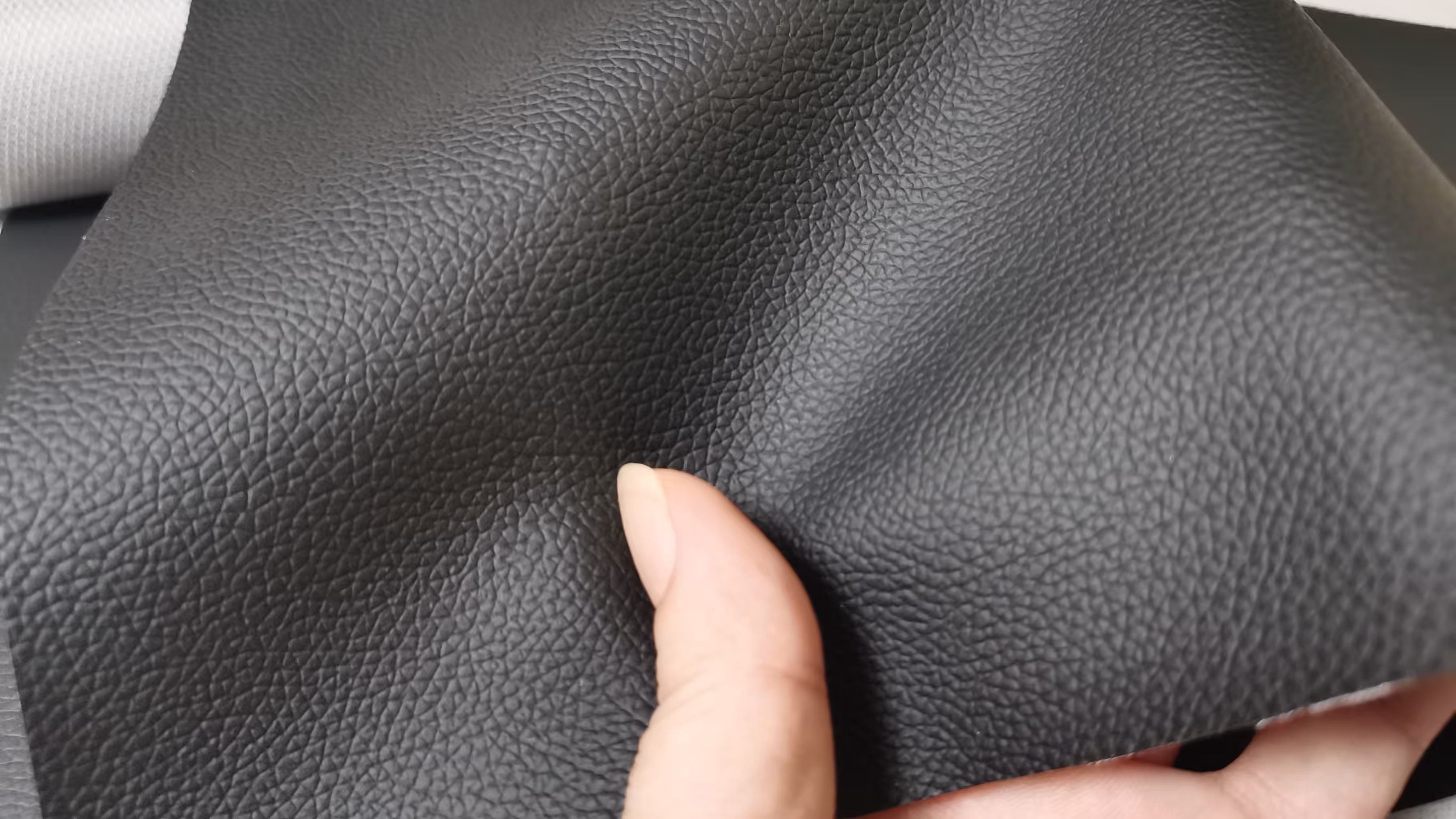 Lychee-grain-leather