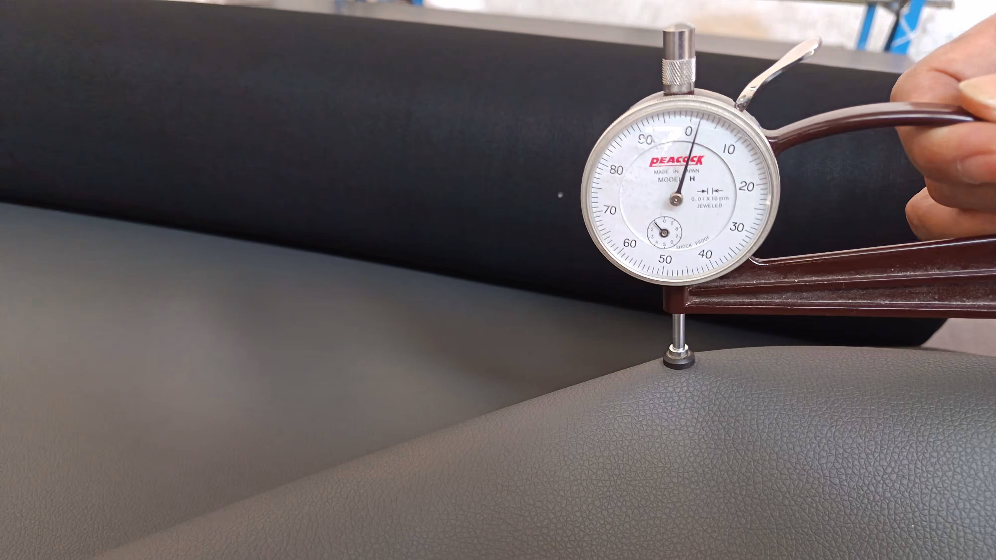 Measurement-of-PVC-leather-thickness